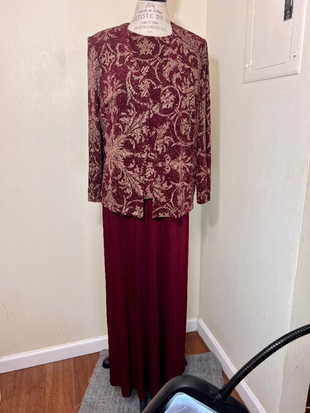 Alex Evenings maxi petite Mother of the bride Size 14WP Plum/Burgundy w/lurex